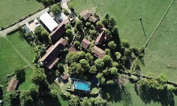 Lunan House | 2025 La contie privatisée based on 12 to 18 guests*.