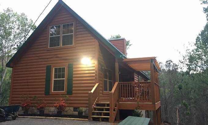 Gatlinburg - Pigeon Forge Cabin | 2026 NOW OPEN TO RESERVE at The Curious Bear in Gatlinburg Enjoy the best!