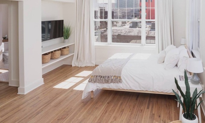 Brady Arts District House | 21 1/2 Boutique Hotel Unit 3-1