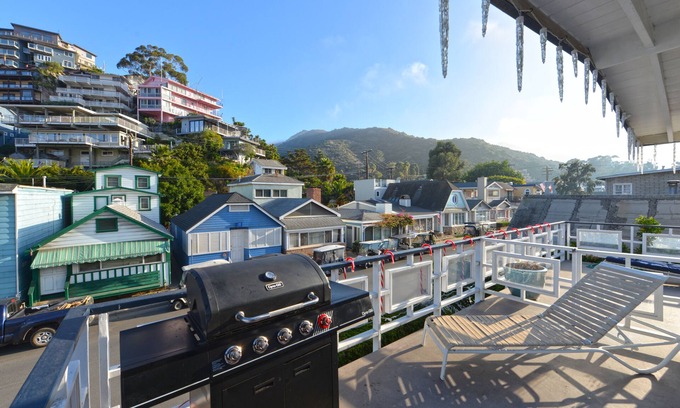 Avalon House | 211CLU: Home with Deck, Golf Cart, 1 Block to the Beach, Pet Friendly, WIFI - 21