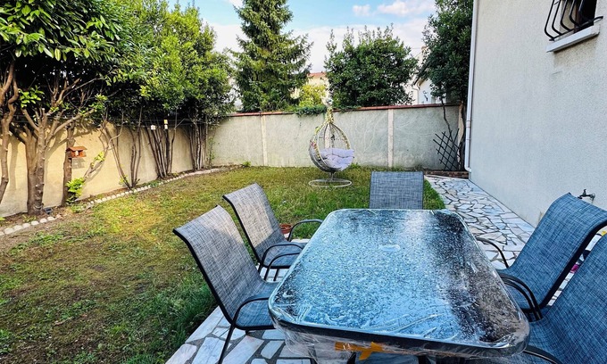 Bezons House | 22 Rue du Foyer