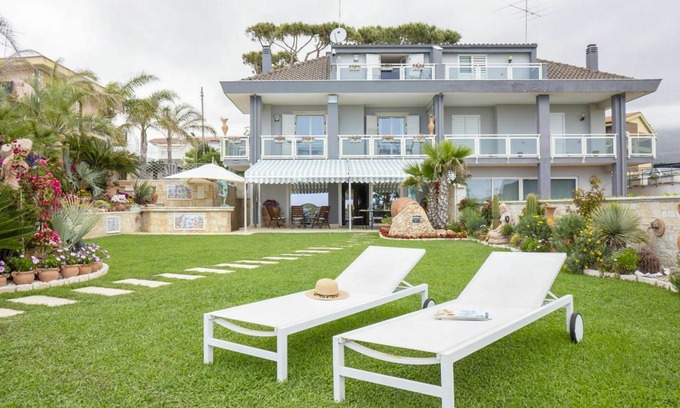 Formia House | 220 m² House ∙ 5 bedrooms ∙ 12 guests