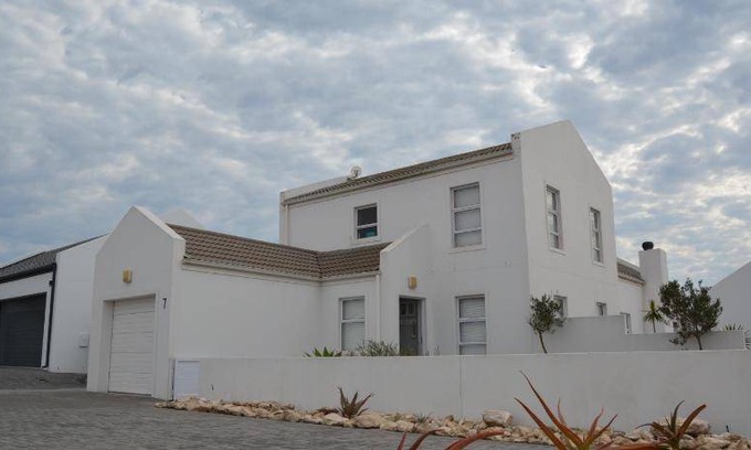 Shelley Point House | 225 m² House ∙ 5 bedrooms ∙ 10 guests