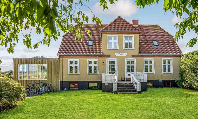 Listed House | 246 m² House ∙ 5 bedrooms ∙ 12 guests