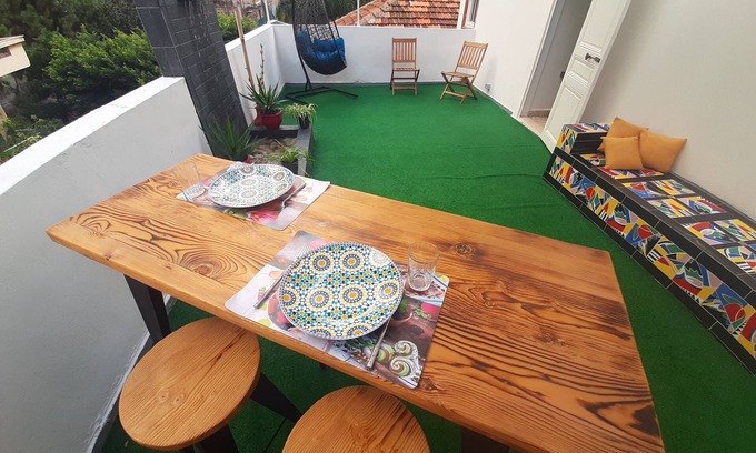 Beirut Apartment | 24h electricity : Silvia's Art Terrace
