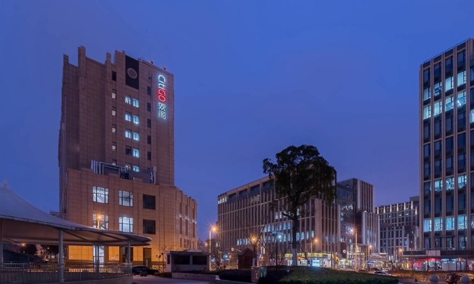 Yangpu Hotel | 25 m² Hotel ∙ 10 guests