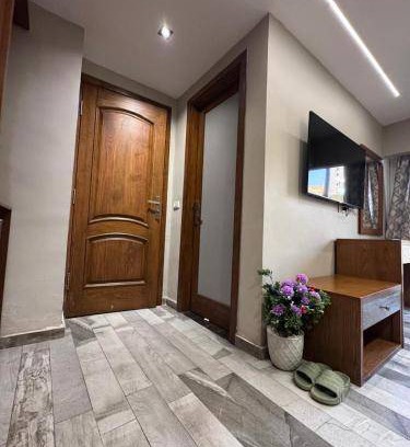 Garden City Hotel | 25 mΒ² Hotel β 3 guests