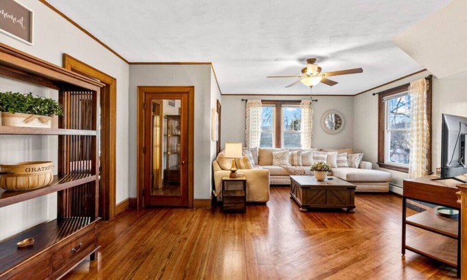 Southington Apartment | #25 *Massive* 5 BR in Downtown Southington*