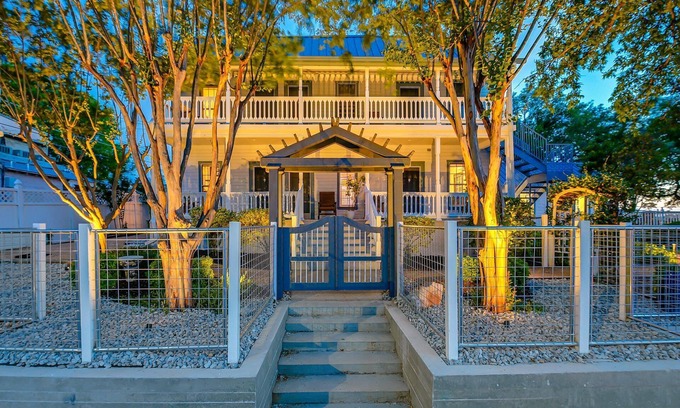 Marble Falls House | 25% Off Aug 28-31 Travis Suite In Downtown