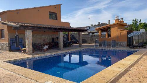 Sant Antoni de Vilamajor House | 250 m² House ∙ 5 bedrooms ∙ 17 guests