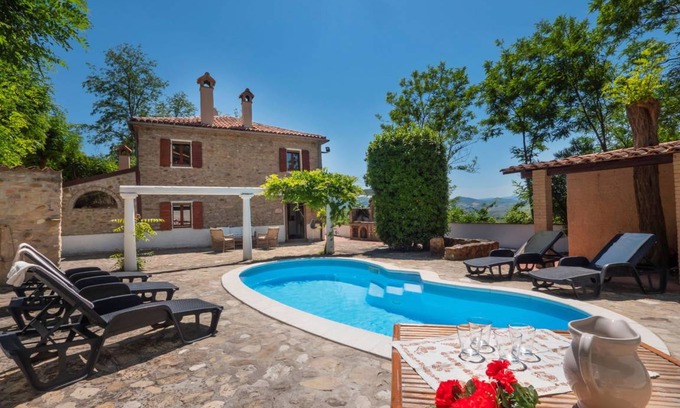 Gemmano House | 250 m² House ∙ 1 bedroom ∙ 12 guests