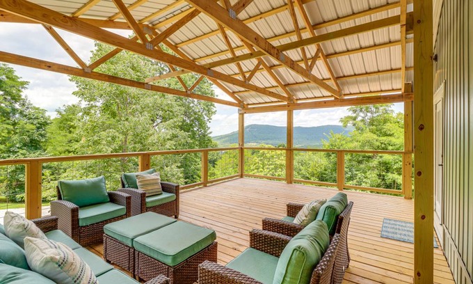 Parthenon House | 250 m² House ∙ 4 bedrooms ∙ 8 guests