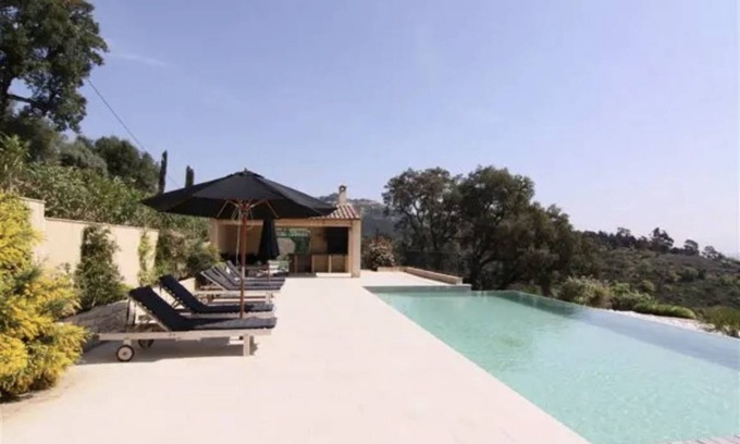 Plan-de-la-Tour Villa | 250 m² Villa ∙ 5 bedrooms ∙ 10 guests