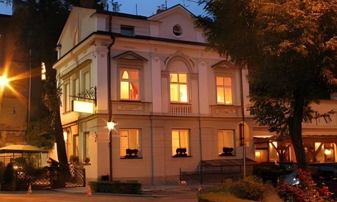 City Centre Villa | 250 m² Villa ∙ 6 bedrooms ∙ 10 guests