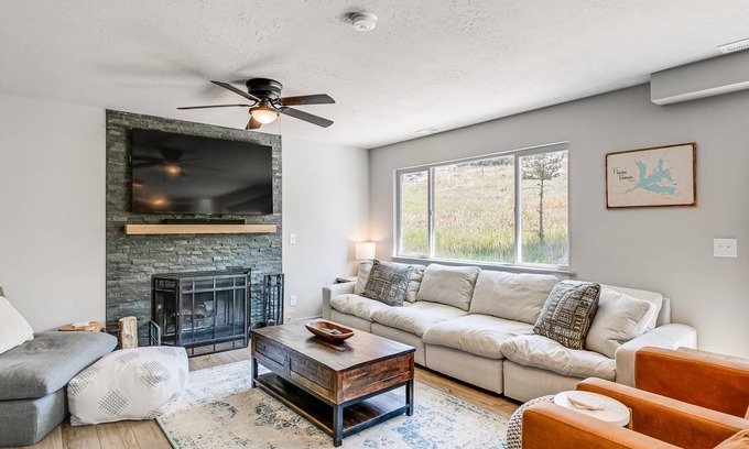 Huntsville House | 257 m² House ∙ 5 bedrooms ∙ 14 guests