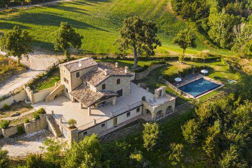 Castelraimondo House | 260 m² House ∙ 5 bedrooms ∙ 16 guests