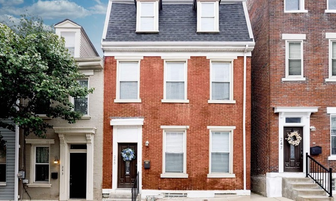 Lower Lawrenceville House | 2600 sq ft - Prime Location - Rooftop Deck with City Views - King Size Beds