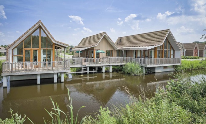 Reeuwijk House | 277 m² House ∙ 10 bedrooms ∙ 20 guests