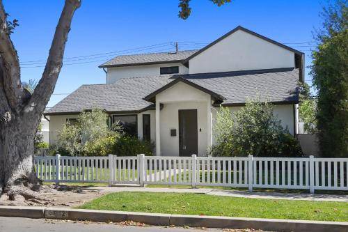 Mar Vista House | 278 m² House ∙ 4 bedrooms ∙ 8 guests