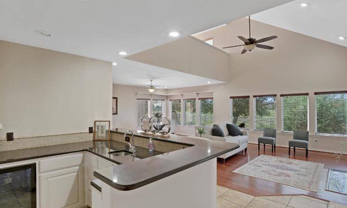 South Side House | 279 m² House ∙ 4 bedrooms ∙ 12 guests