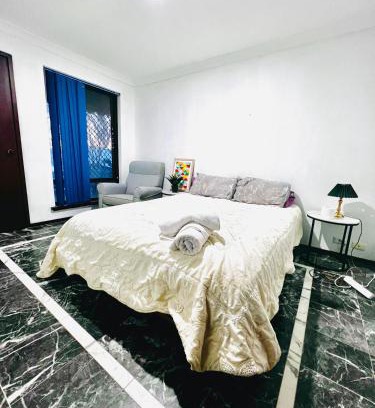 Booragoon House | 28 OFF Affordable Beautiful Queen Bedroom Near City Swan River Fremantle University