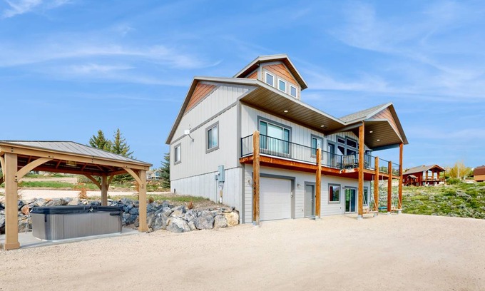 Sweetwater House | 280 m² House ∙ 5 bedrooms ∙ 17 guests