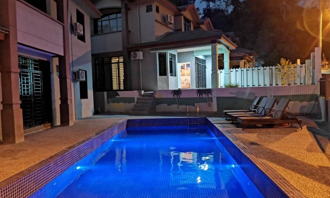 Kampung Bakau Villa | 285 m² Villa ∙ 4 bedrooms ∙ 12 guests
