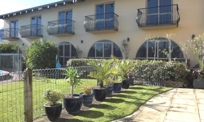New Plymouth Hotel | 299 On Devon West