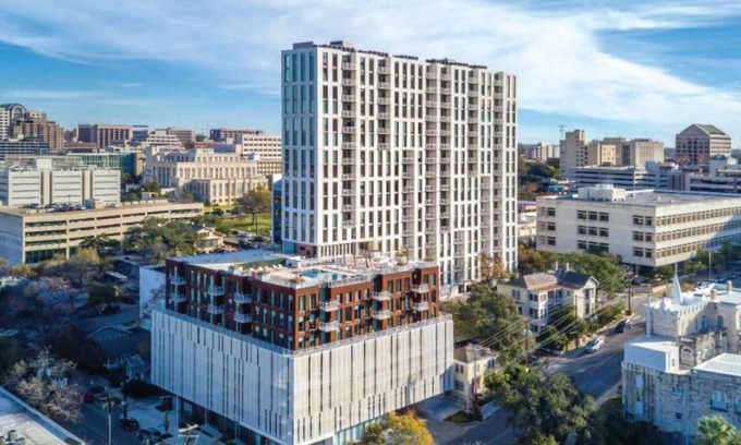 Civic District Condo | 2BD/Austin - Full Kitchen, W/D, Balcony, Fire Pit!