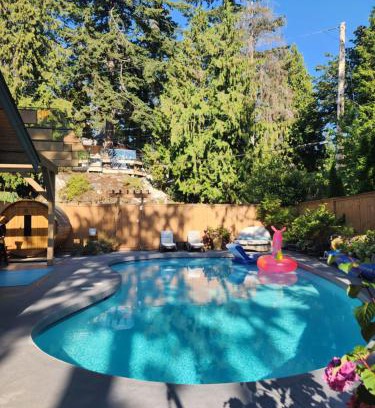 West Vancouver House | 2BD Guest Suite Sleeps 6 Near Downtown & Beach