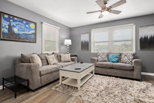 Bartonville House | 2BD in Bartonville close to DT Peoria