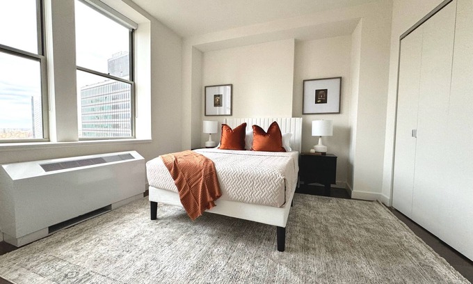 Financial District Apartment | 2bed/2bath Downtown Manhattan - Gym, Doorman, Rooftop