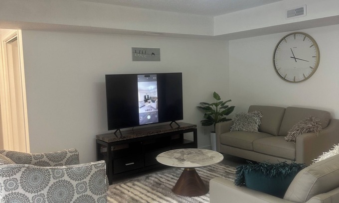 Prince George House | 2Bedroom, 2bed, day light Suite, in a secured environment