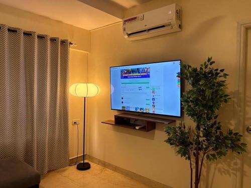 Pali Hill Apartment | 2BHK, Off Carter Rd, Bandra West