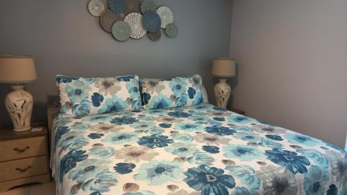 Gulf Gate Estates Apartment | 2BR/2BA condo Sienna Park