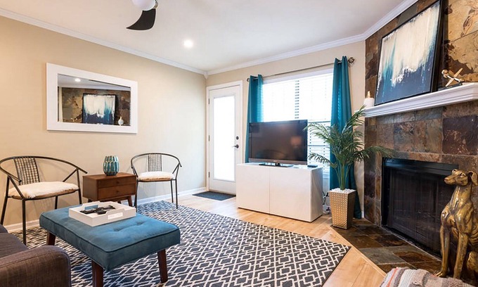 South Congress Condo | 2BR/2BA w/pool close to downtown, walk to everything on South Congress