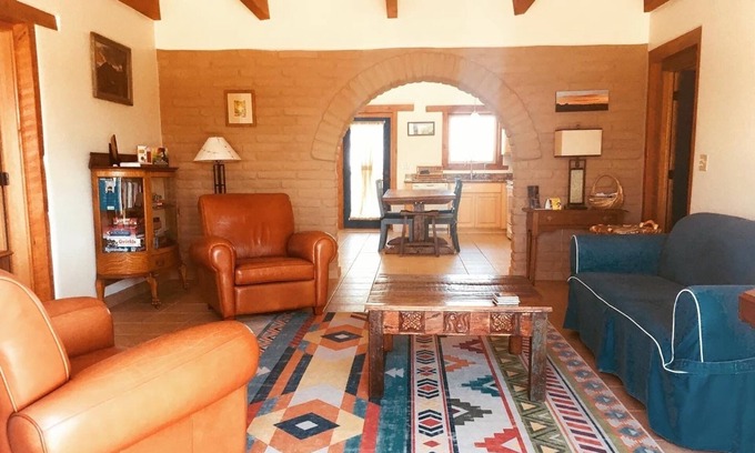 El Paso Apartment | 2BR Adobe Suite/Desert Oasis/Mtn views/Hueco Tanks
