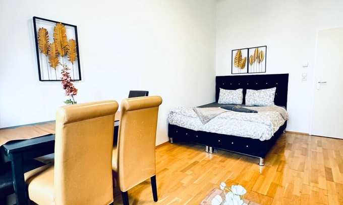 Meidling Apartment | 2BR Apt. for 5P; Only 17-Min Walk to Schönbrunn