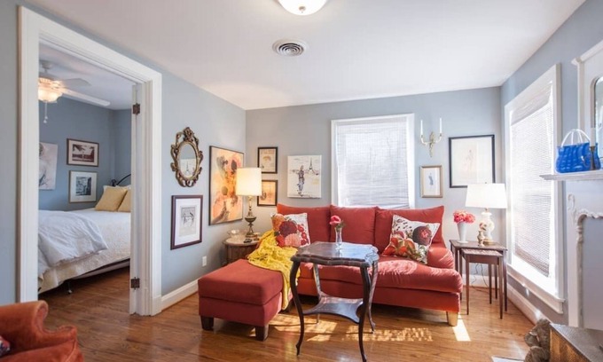 Clifton Apartment | 2BR - FRANKFORT AVE - WALK & DINE - *BEST SPOT!