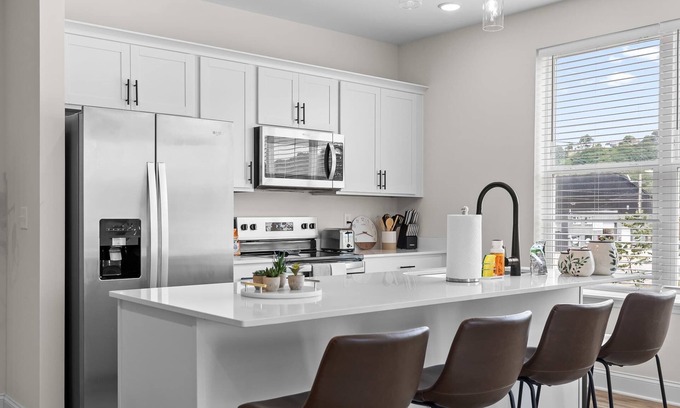 Chattanooga Apartment | 2BR Gem in Chattanooga Southside at the Poplin