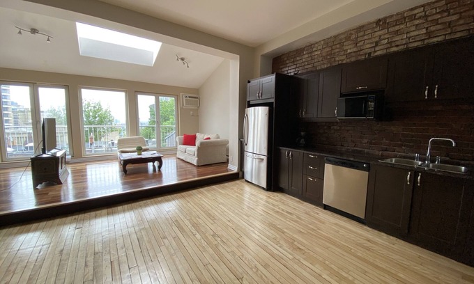 Golden Square Mile Condo | 2BR Historic Luxury Retreat in the Heart of Golden Square Mile Downtown Montreal