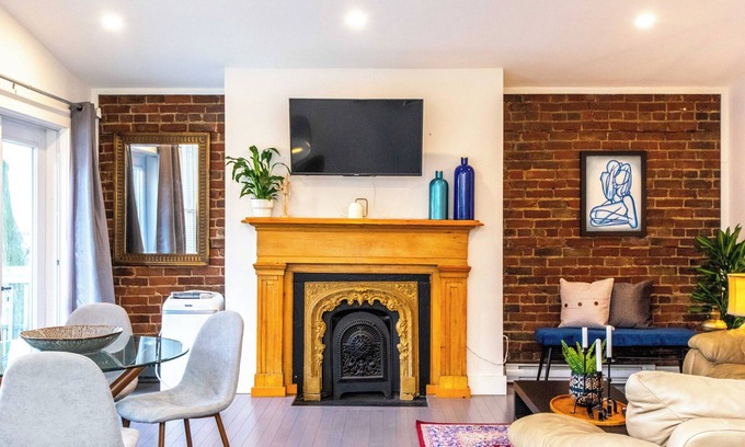 Downtown Halifax Apartment | 2BR Historic two storey flat in Downtown Halifax by waterfront in best location