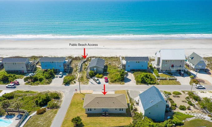 Emerald Isle House | 2BR oceanside duplex, steps from beach, dog friendly at no add't fee