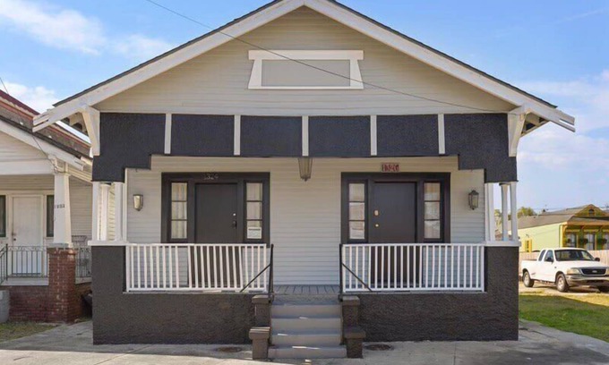 Saint Roch House | 2BR Steps to Music + Food | Pet Friendly