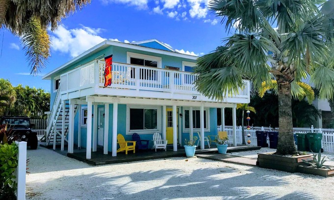 Anna Maria House | 2nd House from the Beach with No Roads to Cross
