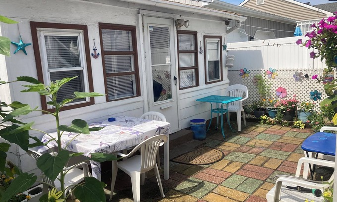 Seaside Heights Cottage | 2nd house from beach Private cottage w outside patio. Sleeps 4
