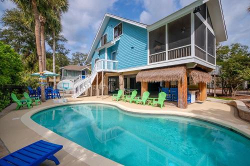 North Forest Beach House | 2nd Row 5 Bed 3 and one half Bath Pet Friendly Ocean View Beach House