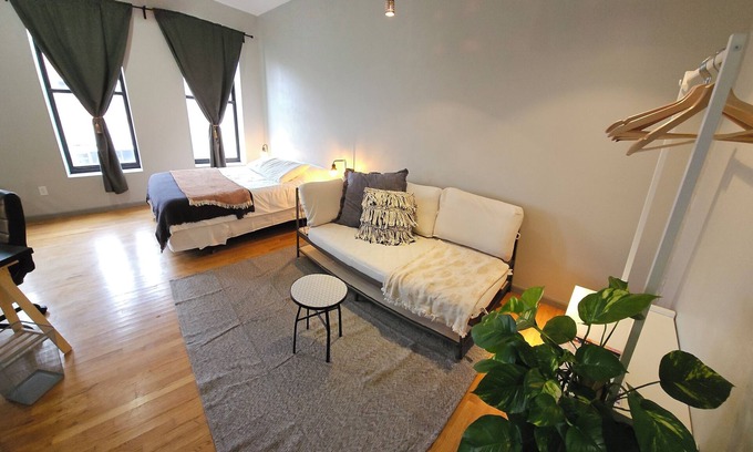 Aurora Apartment | 2nd Story Studio Room 201