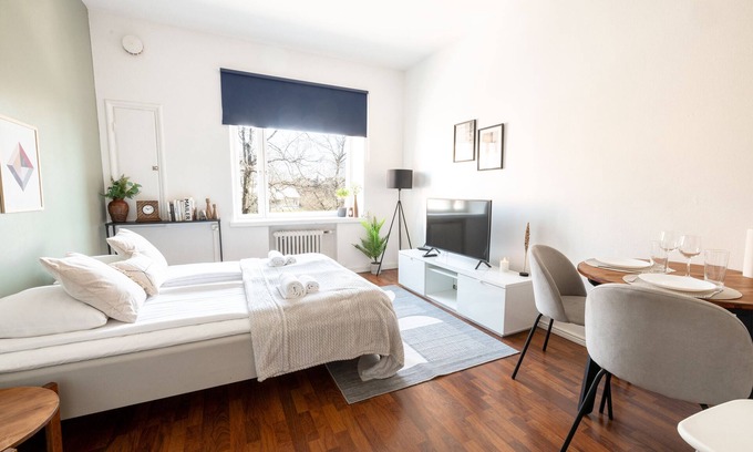 Ullanlinna Apartment | 2ndhomes Cozy Apartment with Park View