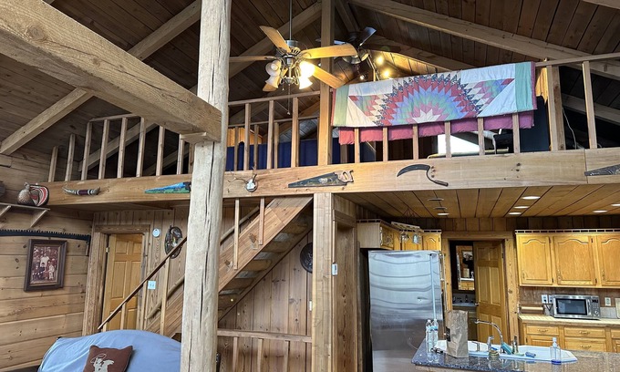 Lancing Cabin | 3/2 Rustic Tennessee Mountain Cabin With Loft